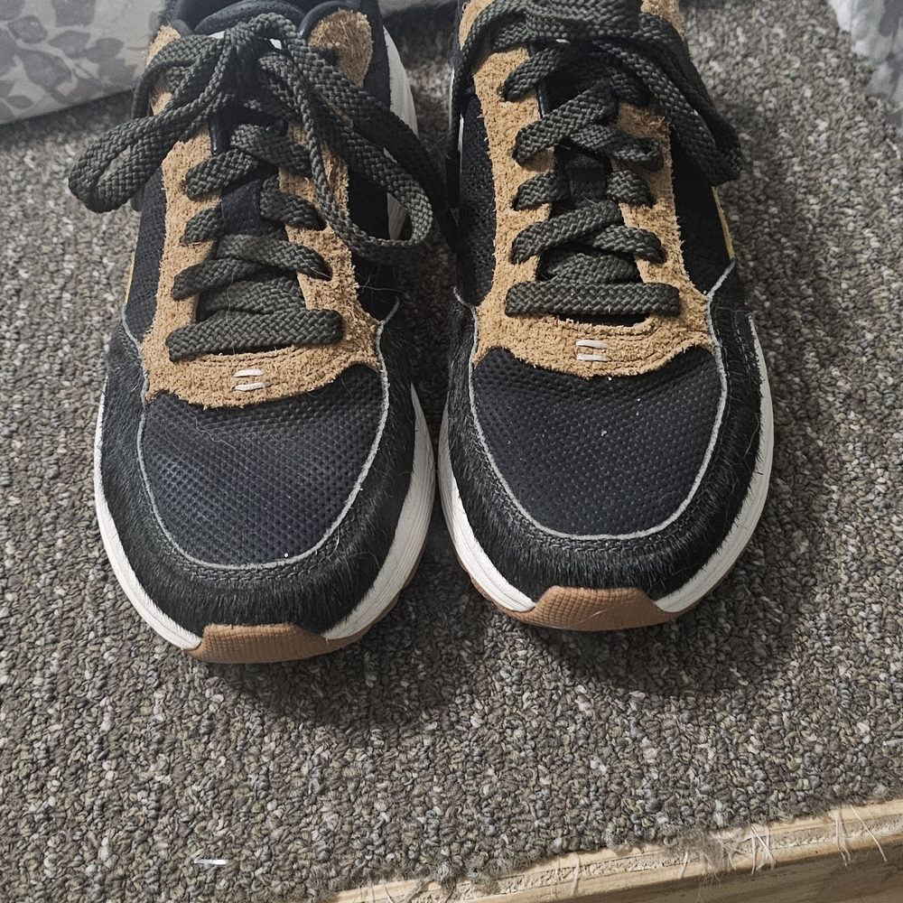 Stylish Black and Tan Women's Sneakers
